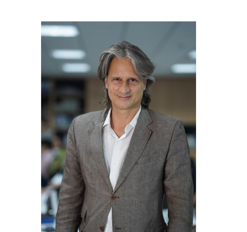 JULIAN ESCOBAR URIBE